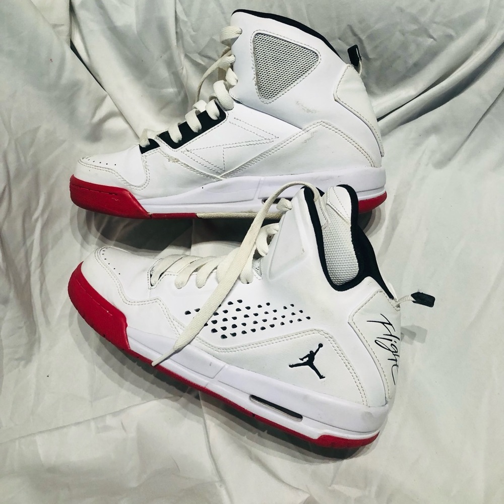 Nike Jordan Flight shoes.Size:6.5Y